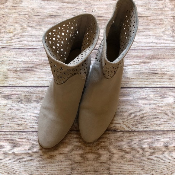 Michael Kors Sunny Bootie - Picture 7 of 13